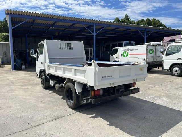 396319 2011 ISUZU ELF TRUCK 2.jpg