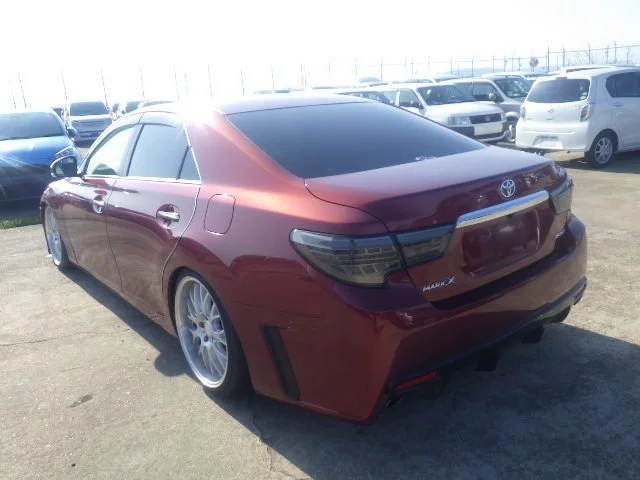 388069 2012 TOYOTA MARK X SEDAN 2.jpg