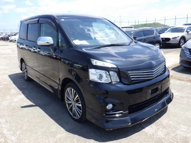 395322 2013 TOYOTA VOXY WAGON.jpg
