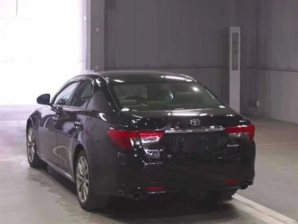 385953 2014 TOYOTA MARK X SEDAN 2.jpg