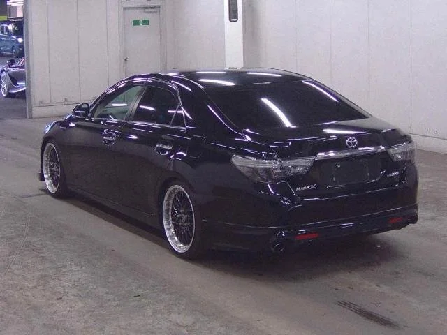 395389 2011 TOYOTA MARK X SEDAN 2.jpg