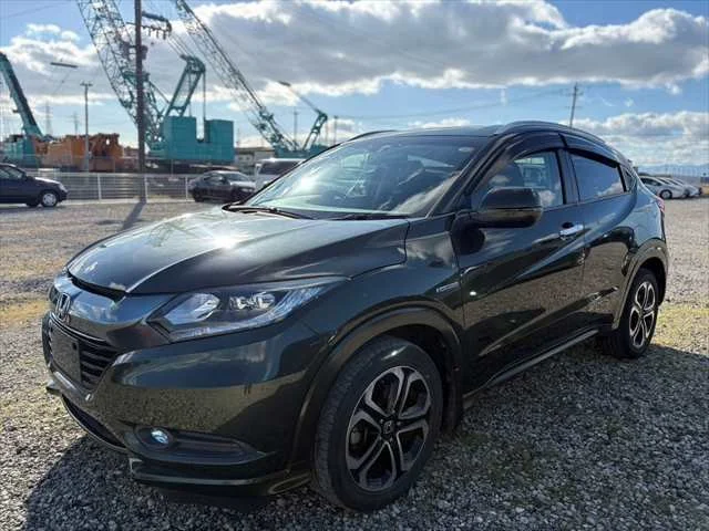 379018 2015 HONDA VEZEL SUV.jpg