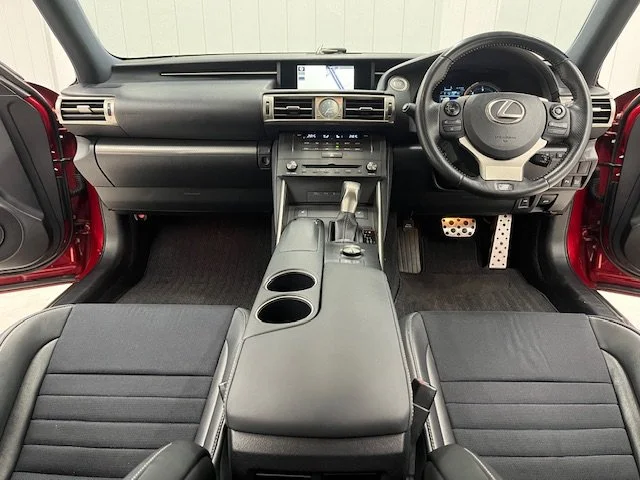 387890 2015 LEXUS IS SEDAN 3.jpg