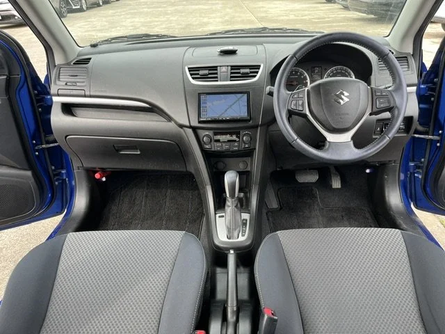 392089 2016 SUZUKI SWIFT HATCBACK 3.jpg