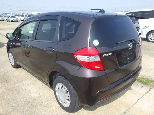 387742 2013 HONDA FIT HATCHBACK 2.jpg