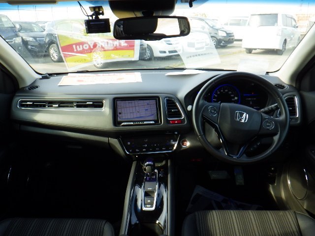379353 2016 HONDA VEZEL SUV 3.jpg