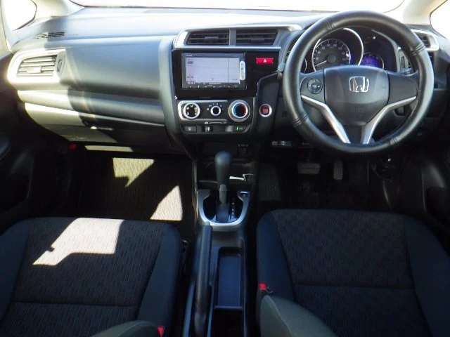 392398 2014 HONDA FIT HATCHBACK 3.jpg