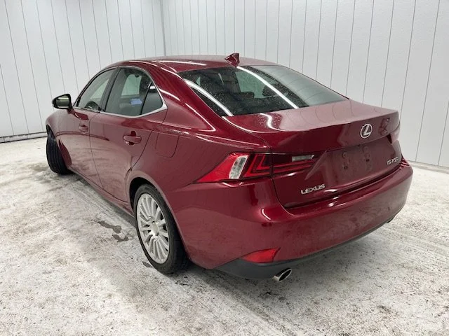 390028 2014 LEXUS IS SEDAN 2.jpg