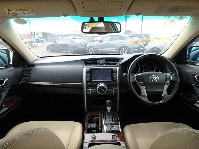 385953 2014 TOYOTA MARK X SEDAN 3.jpg