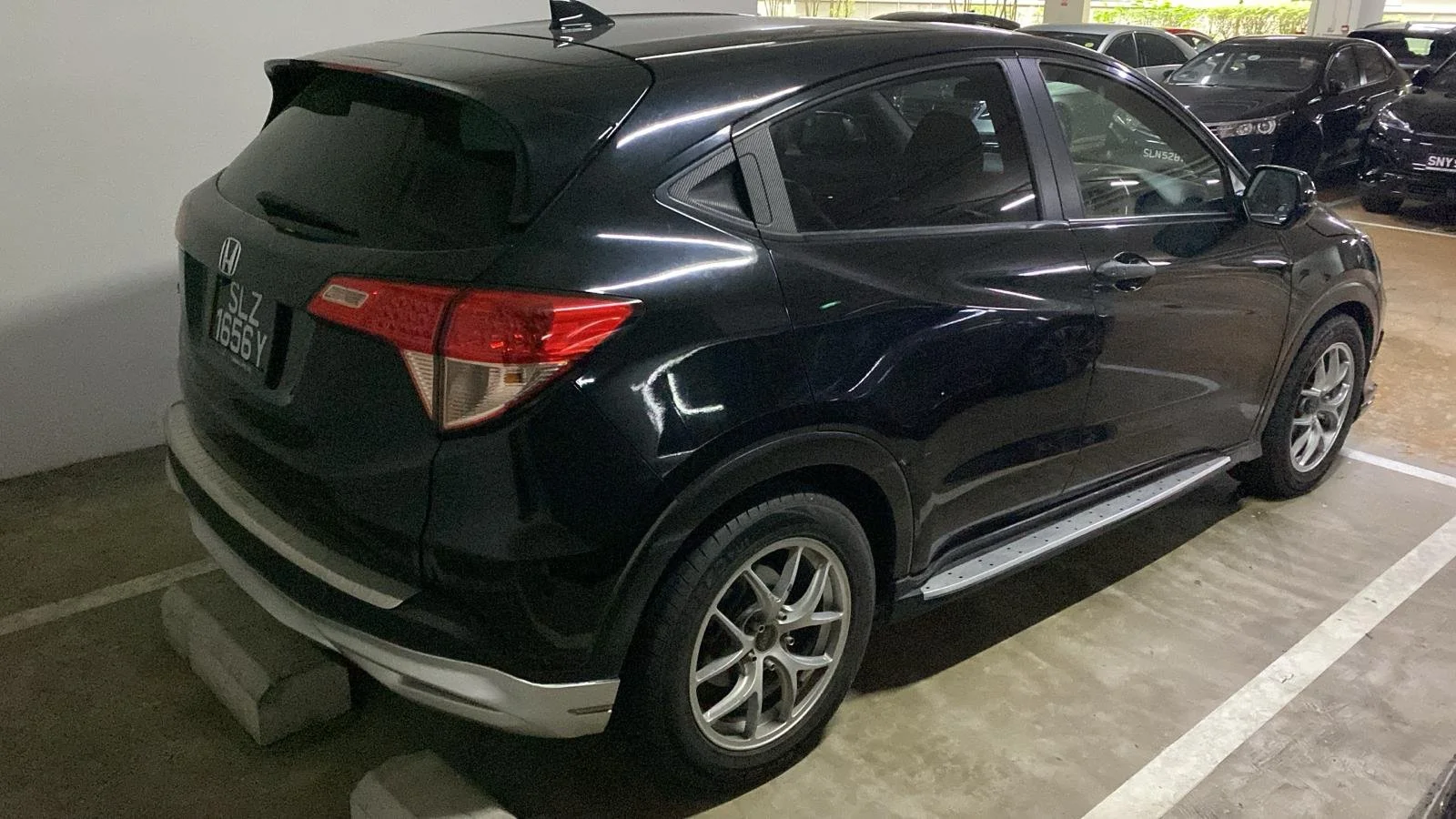 HONDA VEZEL 2015 BLACK 2.jpeg
