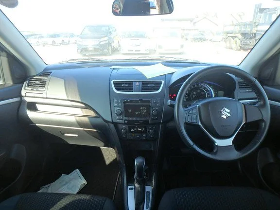 372929 2014 SUZUKI SWIFT HATCHBACK 3.jpg