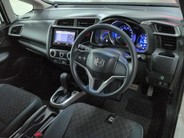 388050 2014 HONDA FIT HATCHBACK 3.jpg