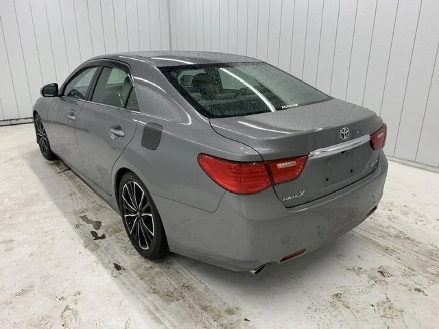 385611 2010 TOYOTA MARK X SEDAN 2.jpg