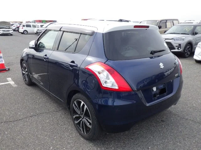 385502 2015 SUZUKI SWIFT HATCHBACK 2.jpg