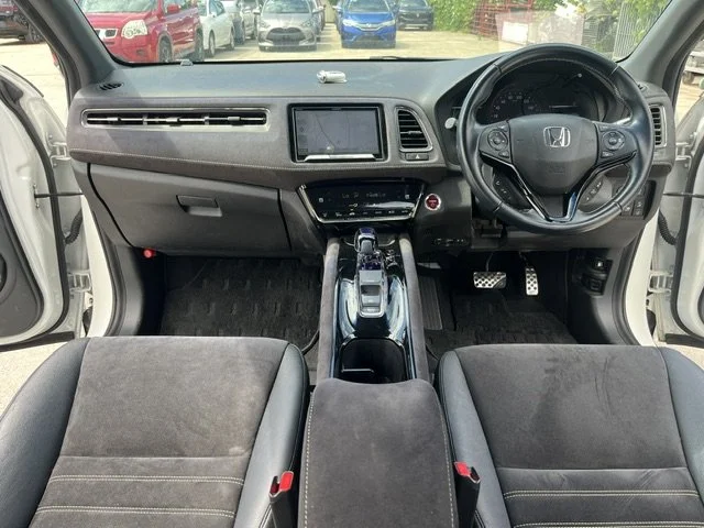 396073 2017 HONDA VEZEL SUV 3.jpg