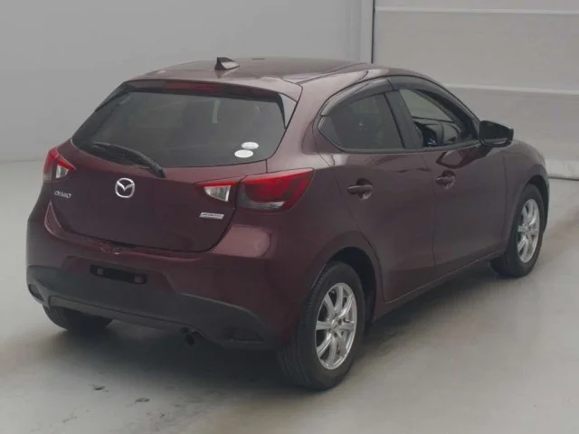 390758 2017 MAZDA DEMIO HATCHBACK 2.jpg
