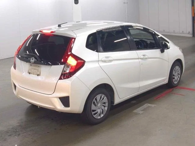 388050 2014 HONDA FIT HATCHBACK 2.jpg