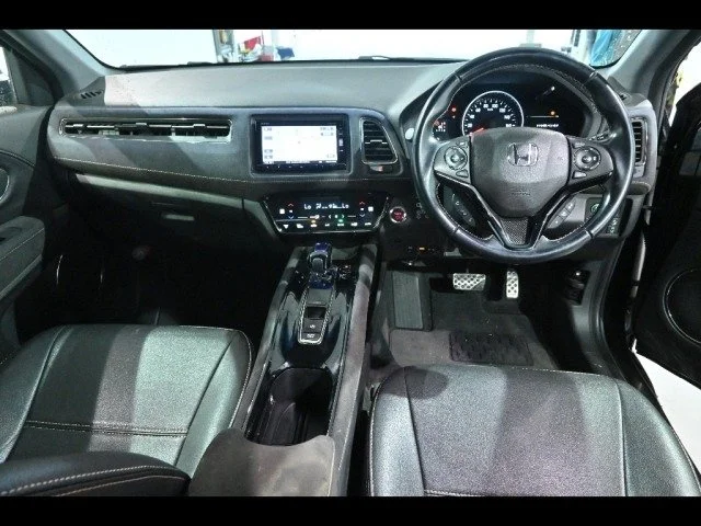 HONDA VEZEL 2016 Black Hybrid RS Hybrid 3.jpeg