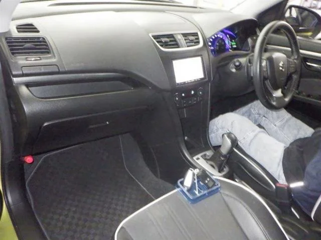 386336 2014 SUZUKI SWIFT HATCHBACK 3.jpg