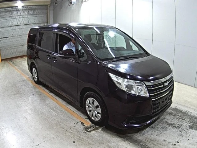 389686 2014 TOYOTA NOAH WAGON