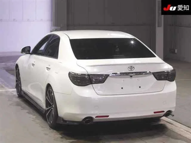 386408 2012 TOYOTA MARK X SEDAN 2.jpg