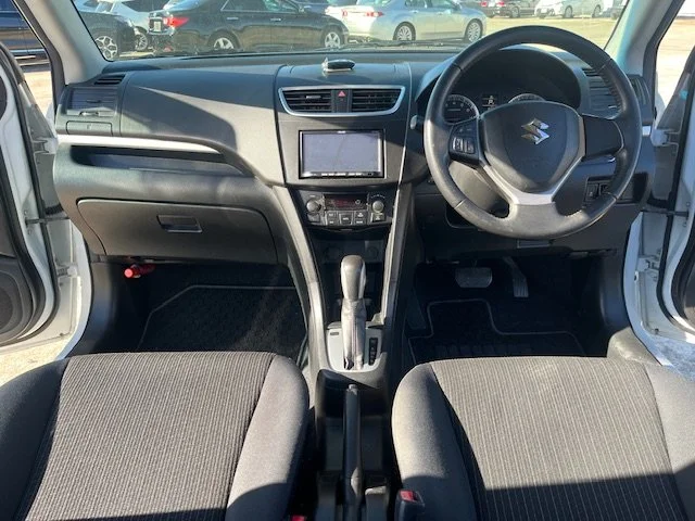 380887 2015 SUZUKI SWIFT HATCHBACK 3.jpg