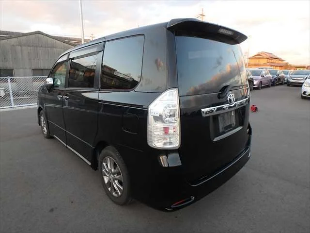 385265 2013 TOYOTA VOXY WAGON