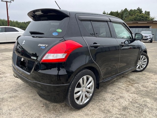 377509 2014 SUZUKI SWIFT HATCHBACK 2.jpg