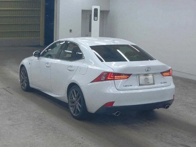 392264 2013 LEXUS IS SEDAN 2.jpg