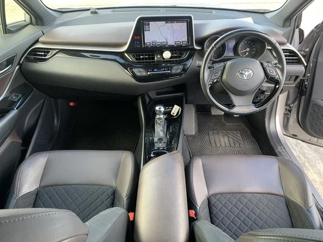 383160 2018 TOYOTA C-HR SUV 3.jpg