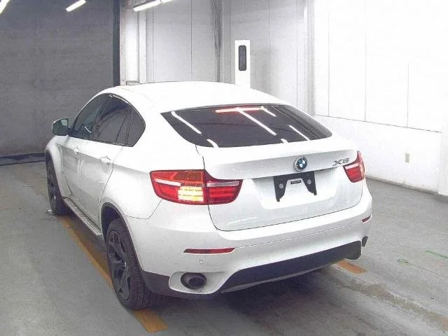 386637 2014 BMW X6 SUV 2.jpg