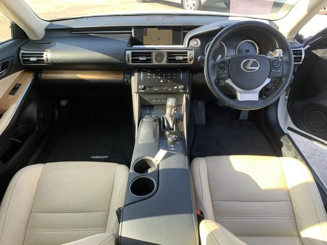 387875 2014 LEXUS IS SEDAN 3.jpg