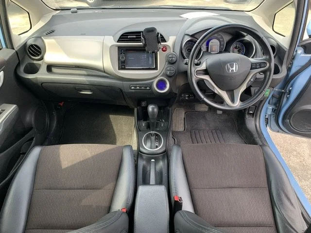 387799 2013 HONDA FIT HYBRID HATCHBACK 3.jpg