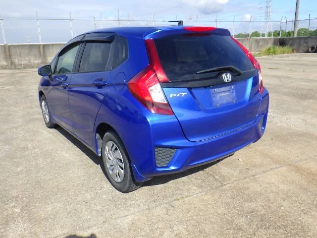 392398 2014 HONDA FIT HATCHBACK 2.jpg