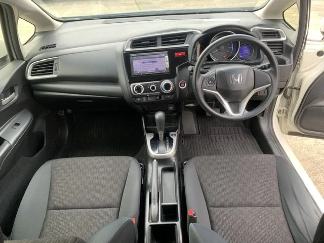 390362 2014 HONDA FIT HATCHBACK 3.jpg