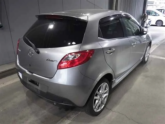 389879 2013 MAZDA DEMIO HATCBACK 2.jpg