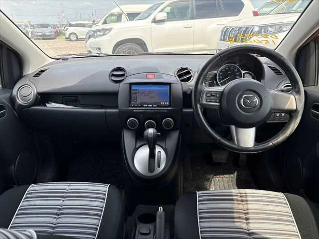 392006 2013 MAZDA DEMIO HATCBACK 3.jpg