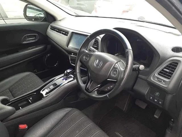 391828 2015 HONDA VEZEL SUV 3.jpg