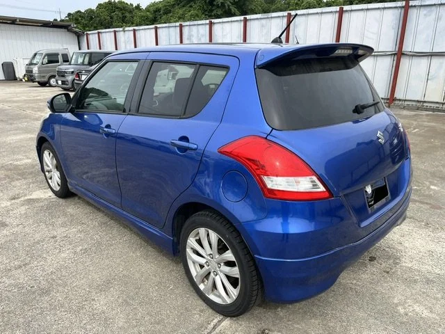 392089 2016 SUZUKI SWIFT HATCBACK 2.jpg