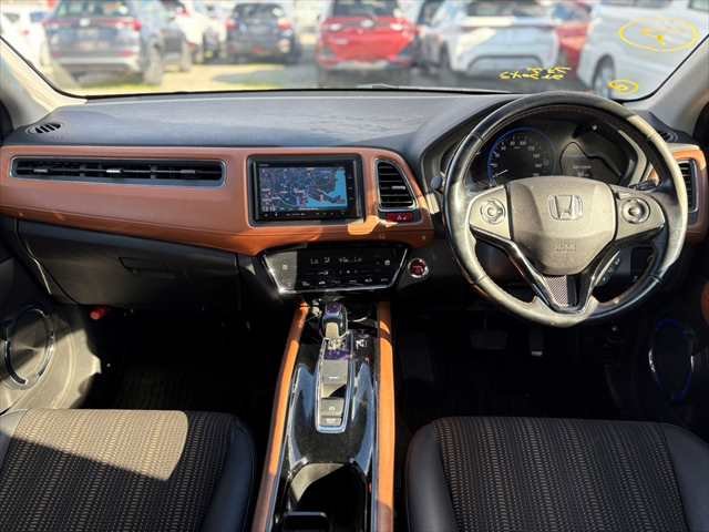 379018 2015 HONDA VEZEL SUV 3.jpg