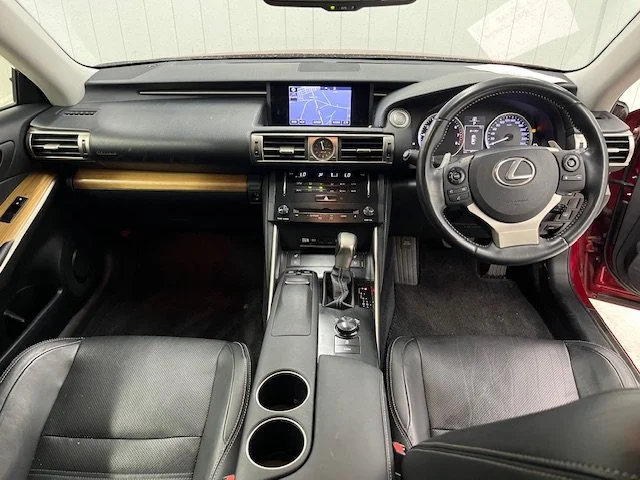 390028 2014 LEXUS IS SEDAN 3.jpg