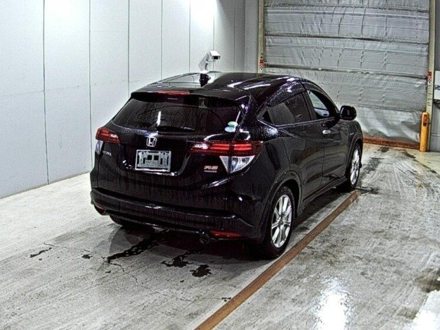 HONDA VEZEL HYBRID RS black 2016 2.jpeg