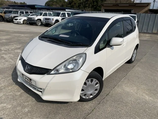 387985 2013 HONDA FIT HATCHBACK.jpg