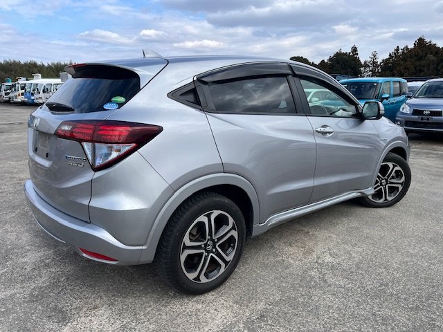 385264 2017 HONDA VEZEL SUV 2.jpg