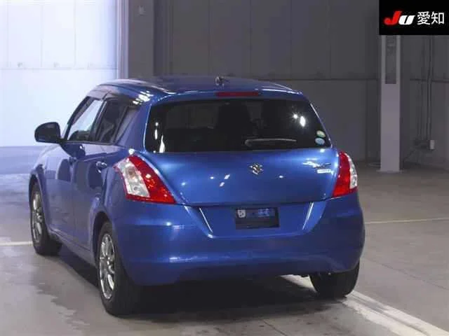 386417 2014 SUZUKI SWIFT HATCHBACK 2.jpg