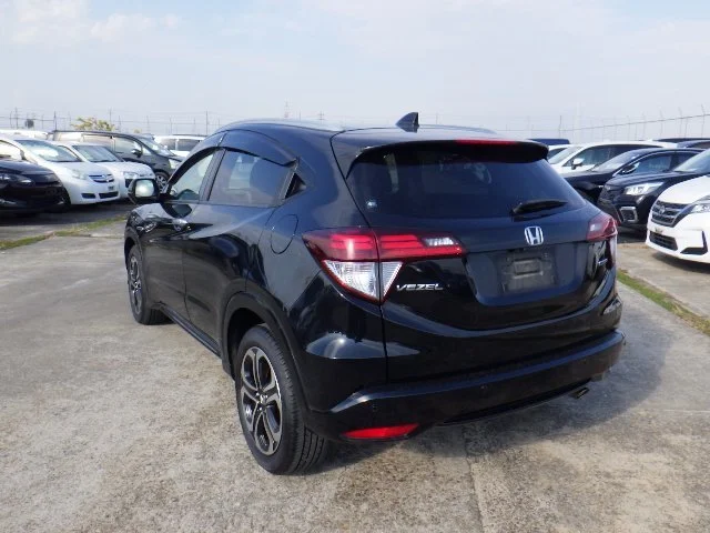 379353 2016 HONDA VEZEL SUV 2.jpg