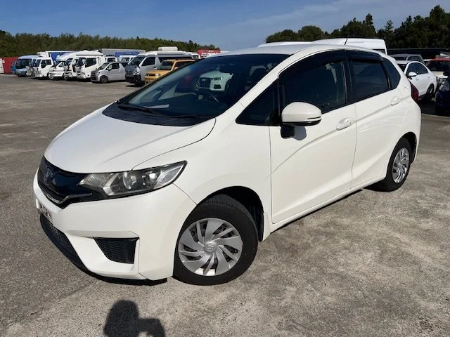 389572 2014 HONDA FIT HATCHBACK.jpg