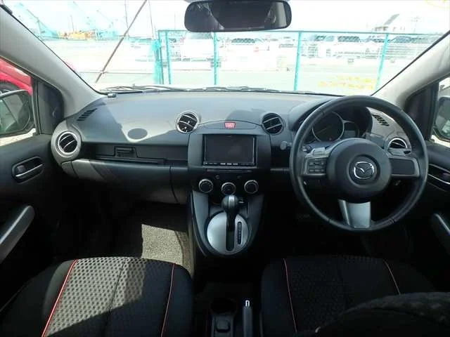 389879 2013 MAZDA DEMIO HATCBACK 3.jpg