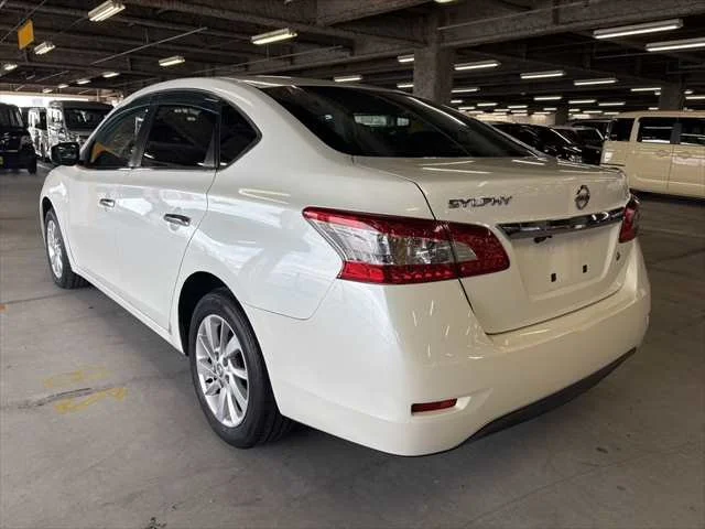 395507 2013 NISSAN SYLPHY SEDAN 2.jpg