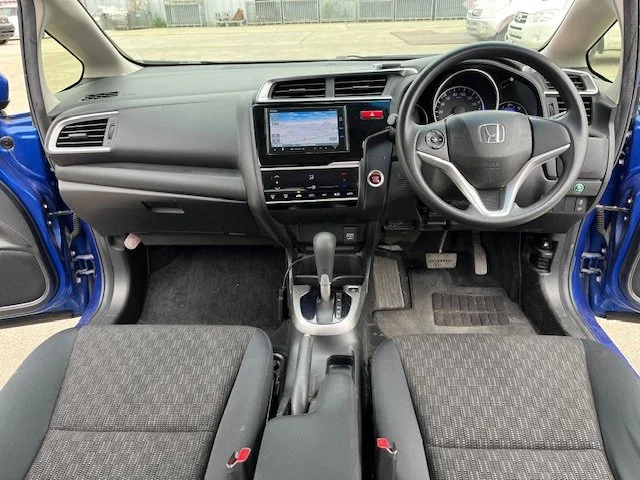 390364 2014 HONDA FIT HATCHBACK 3.jpg